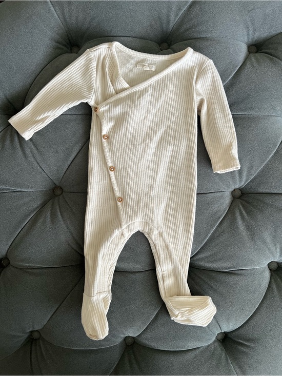 Grayson Collective Other - Cream Ribbed Footed Baby One-Piece Romper